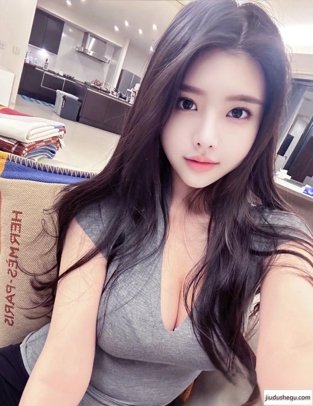 125199_NFQ32HTXEYY88Q7.jpg