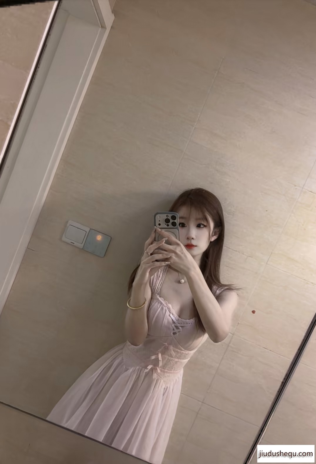 BEC529142655D0E94FF3DBF8BBB0AC8A.jpg