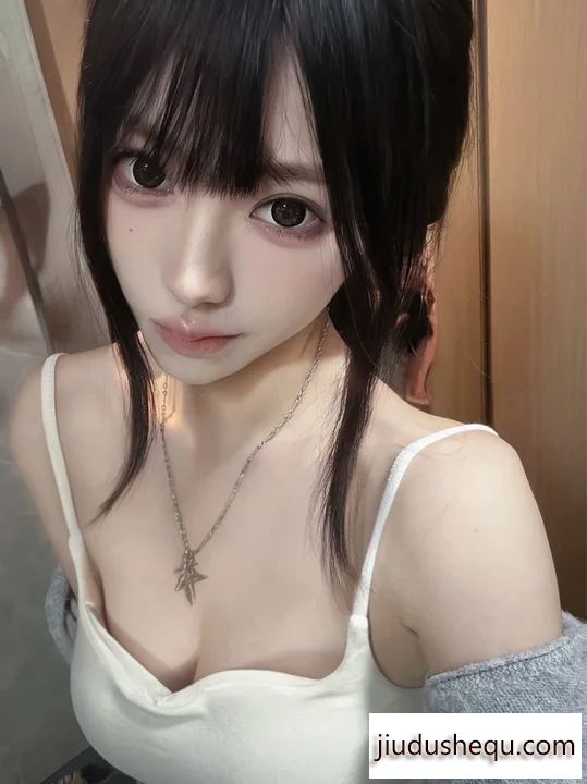 e348139639be2d9d377e70d77c9a25fa1f569227f641691dcca3fdcc142612d0.png